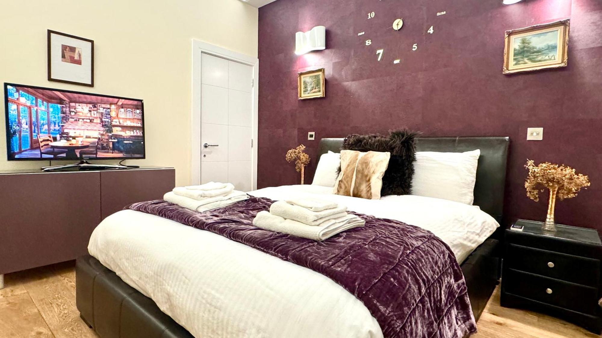 2 Bedroom In South Kensington By Wild