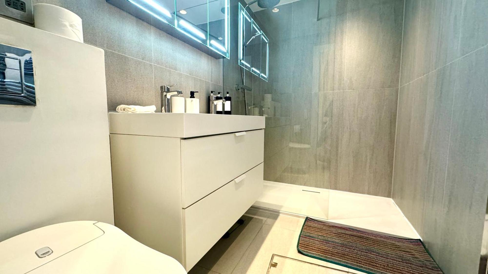 2 Bedroom In South Kensington By Wild Appartamento Londra